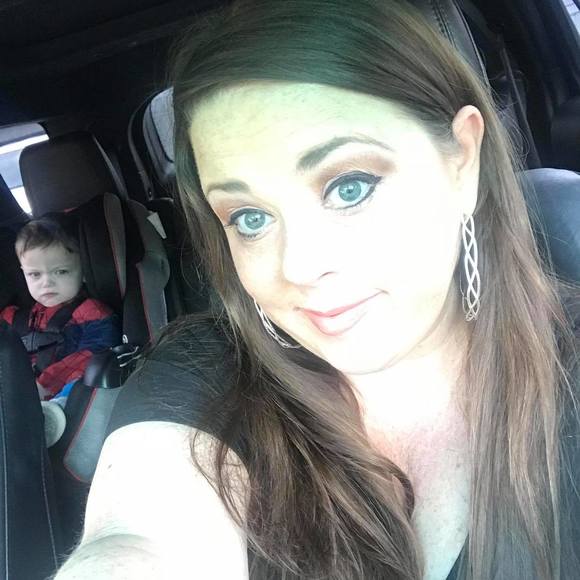 Meet your Posher, Mandi - Picture 1 of 1